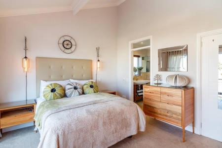 WATERFRONT - Quay Largo two bedroom on the water with mooring, Knysna (foto 8)