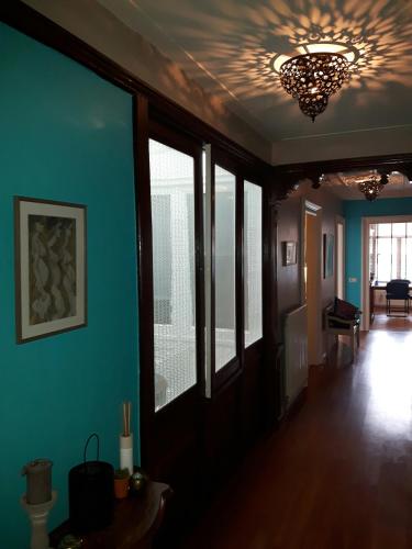 verzorgde kamer in monumentenpand in Rijnstraat