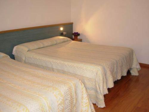 Hotel Vienna Hotel Vienna is conveniently located in the popular Marghera area. The property features a wide range of facilities to make your stay a pleasant experience. Service-minded staff will welcome and guide