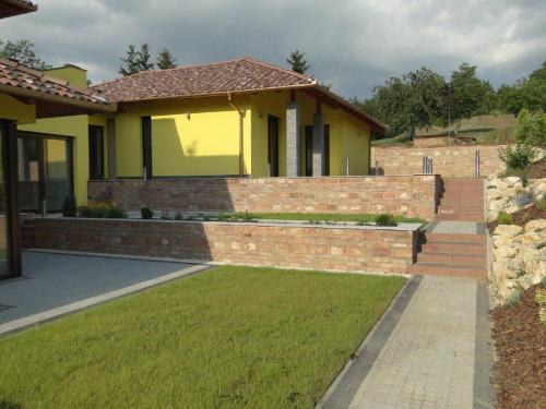  Juno Apartman, Ferienwohnung in Sárvár