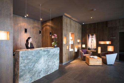 Előcsarnok, Crans Ambassador in Montana