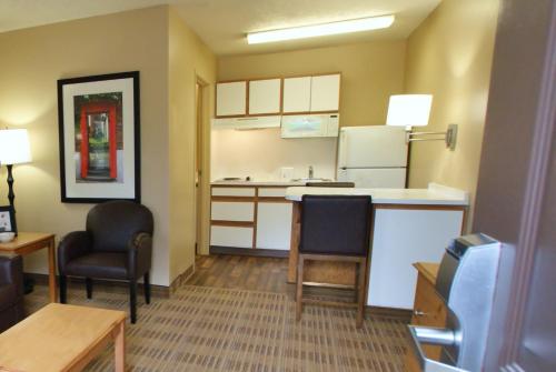 Extended Stay America Suites - San Diego - Sorrento Mesa