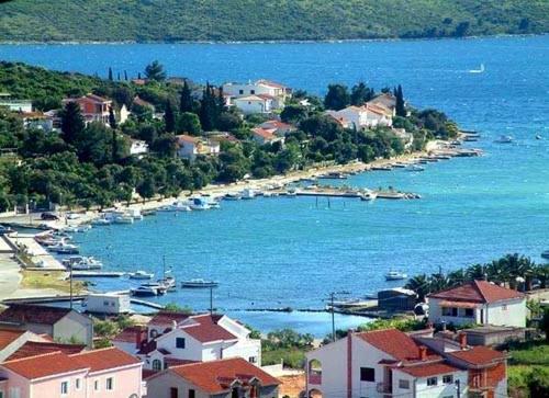  Apartman Stipe, Ferienwohnung in Seget Vranjica