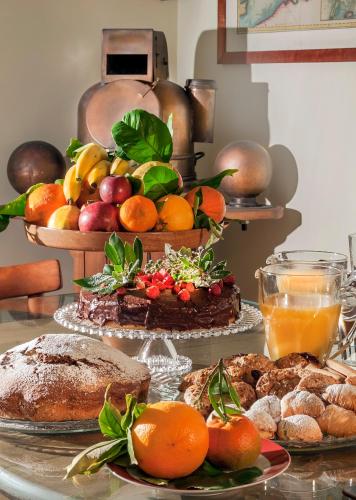 Yacht Club Capo Cervo Suites B&B – Sorrento, CO