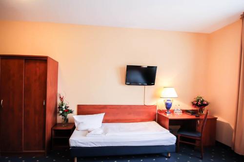 Single Room image 6