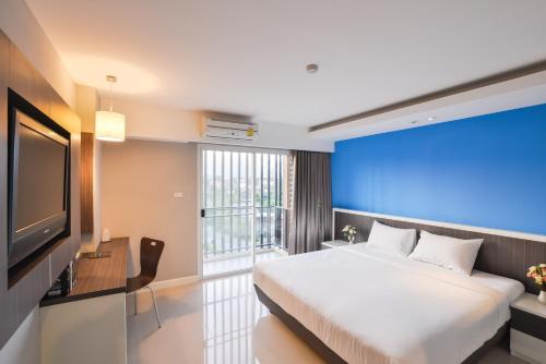room detail thumbnail 0