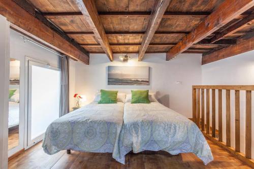 Exclusive Apartment In The Heart Of Seville - image 2