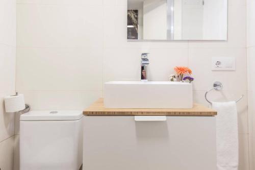 Exclusive Apartment In The Heart Of Seville - image 10