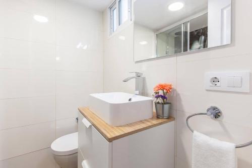 Exclusive Apartment In The Heart Of Seville - image 12