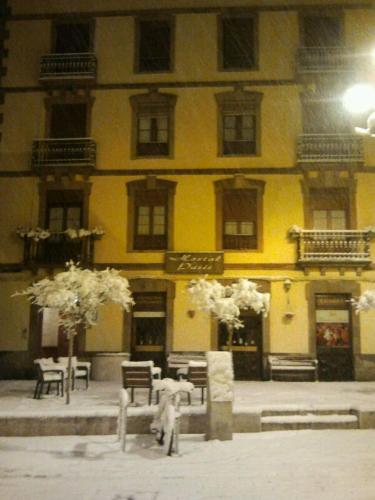 Létesítmények, Hostal Paris in Jaca