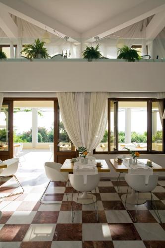 The Majestic Hotel - image 10