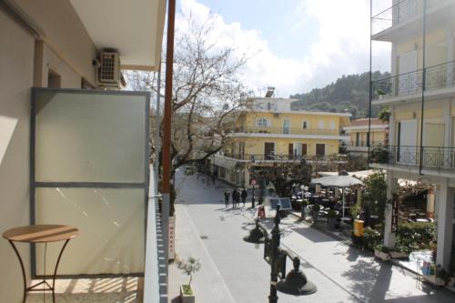 CENTRAL guest room in อาร์เคีย โอลิมเปีย