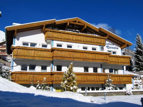 Aparthotels Berwang (Landhaus Cornelia)