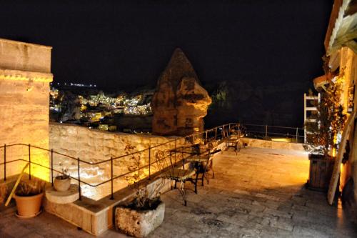 Emit Cave Hotel - image 13