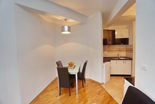 Anja Apartment - image 8