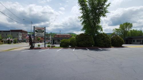 

Lancaster Motor Inn