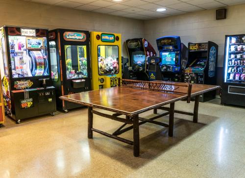 Abe Martin Lodge & Cabins – Nashville, IN