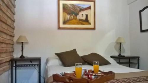 Hostal Tierra de Vinos Hostal Tierra de Vinos is perfectly located for both business and leisure guests in Cafayate-Tolombon. The property has everything you need for a comfortable stay. Service-minded staff will welcome an