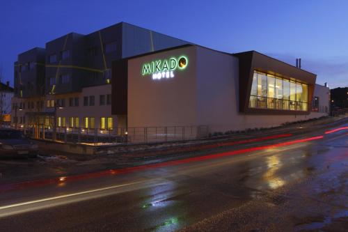 Вхід, Mikado Hotel in Нітра