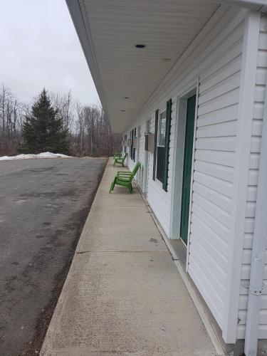 Covered Bridge Inn & Suites - Accommodation - Sussex