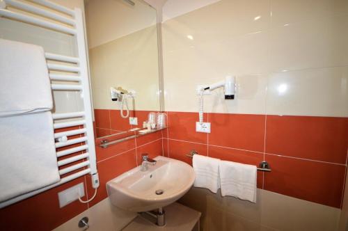 Palafiori Rooms Sanremo - image 7