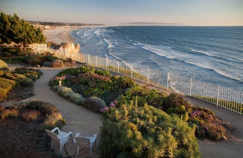 Cottage Inn by the Sea