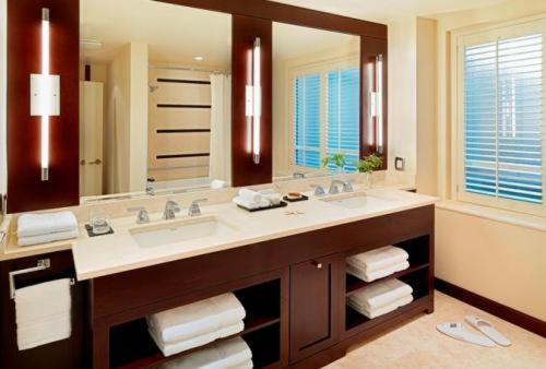 Executive King Suite room in The St. Regis Hotel