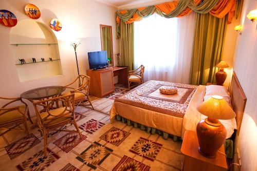 Hotel Pyramida - image 4