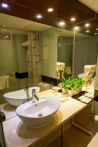 Royal Court Hotel Shanghai