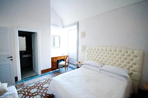 Deluxe Triple Room image 10