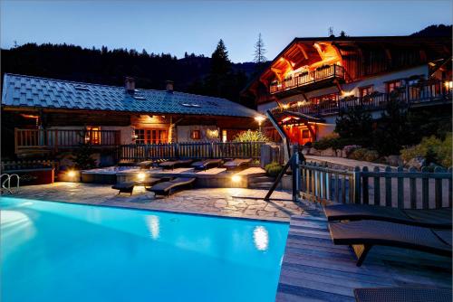 B&B Hauteluce - La Ferme du Chozal, Chalet de tradition - Bed and Breakfast Hauteluce