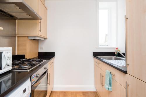 Camden Apartment E/Apartment - image 14