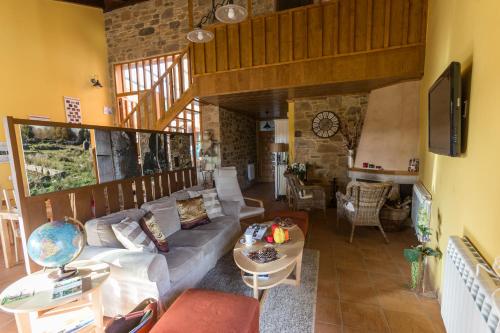 Koplietošanas atpūtas telpa ar TV, Hotel Rural El Tejar de Miro in Fornillos De Aliste