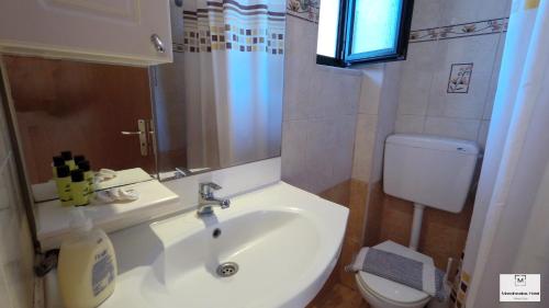 Aliveri Residence Apartments - image 4