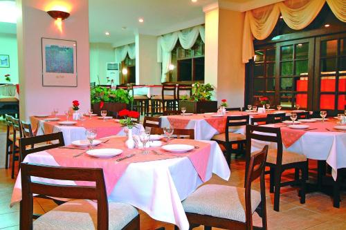 Anitas Hotel - image 6