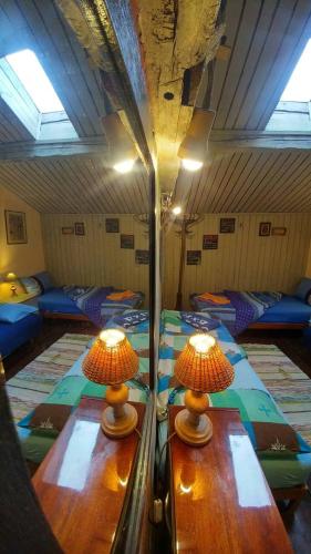 1 double bed, 4 twin beds