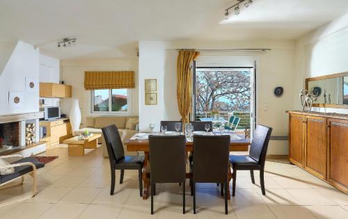 Spacious villa with private eco-pool and panoramic sea view, Agia Pelagia (foto 9)