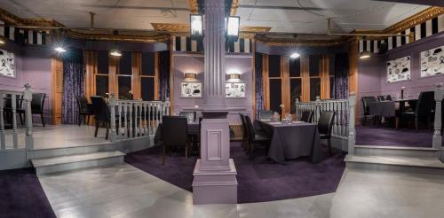 The Royal Hotel - Number 44 - image 8