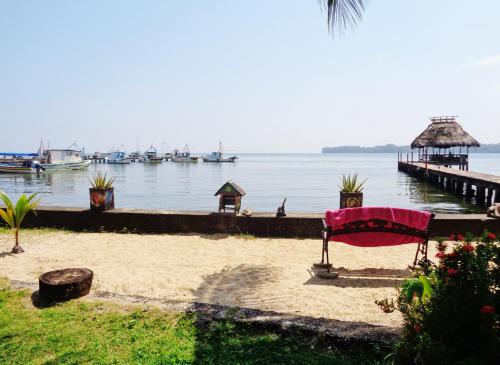 Garden, Hotel La Casa Rosada in Livingston