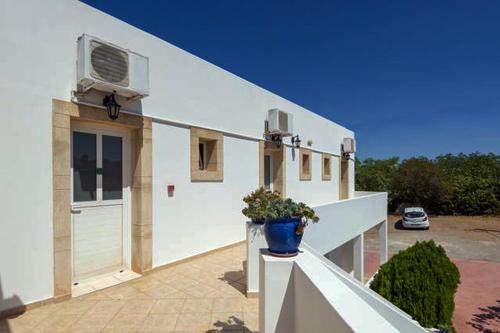 入口, Contaratos Holiday Lettings 3 in 拉爾亞