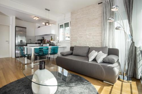 Bubbles Penthouse with Jacuzzi