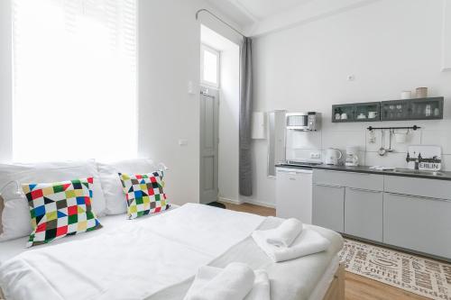 Studio Apartment for 3, Berlin (photo 11)