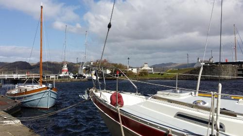 Crinan Canal Cottage