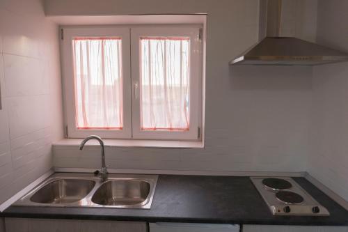 virtuve, Vivienda Rural Alba in Losalbarikokve