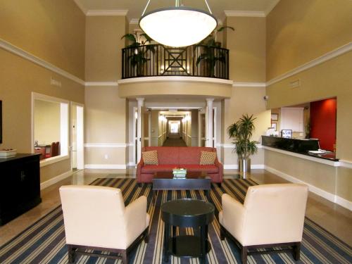 Lobby, Extended Stay America Suites - Tampa - Airport - N. Westshore Blvd. near Raymond James Stadium