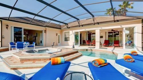 “Relaxing in Spa while the Kids play in the Pool Highlands 453E” - image 7