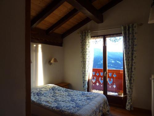 Le Trédard magnifique chalet 10 personnes face aux 3 vallées sur les hauteurs de Bozel (Le Tredard magnifique chalet 10 personnes face aux 3 vallees sur les hauteurs de Bozel) in Feissons-sur-Salins
