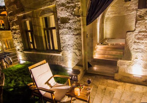 Azure Cave Suites - image 5