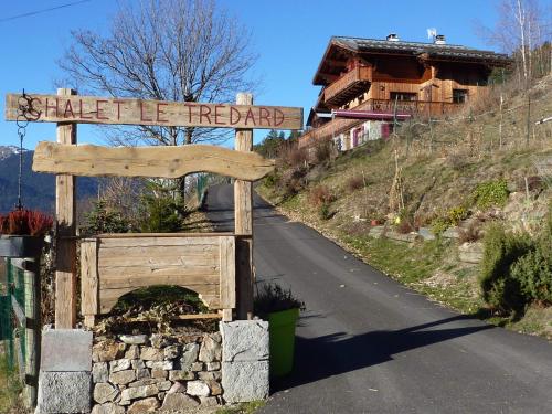 Le Trédard magnifique chalet 10 personnes face aux 3 vallées sur les hauteurs de Bozel (Le Tredard magnifique chalet 10 personnes face aux 3 vallees sur les hauteurs de Bozel) in Feissons-sur-Salins