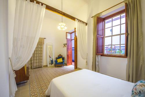 Aminta Home charmy rooms in Vegueta - image 3